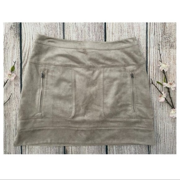 E1-- NWT hazelnut BCBGMAXAZRIA Desyree faux suede womens short mini skirt 6 $158 - Picture 3 of 10